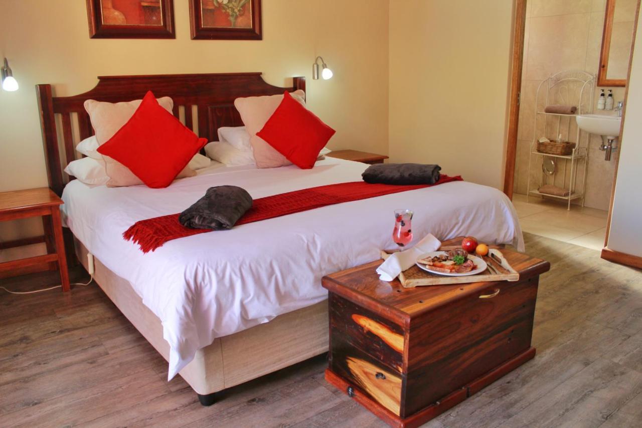 17 On Bird Guest House Beaufort West Exteriör bild