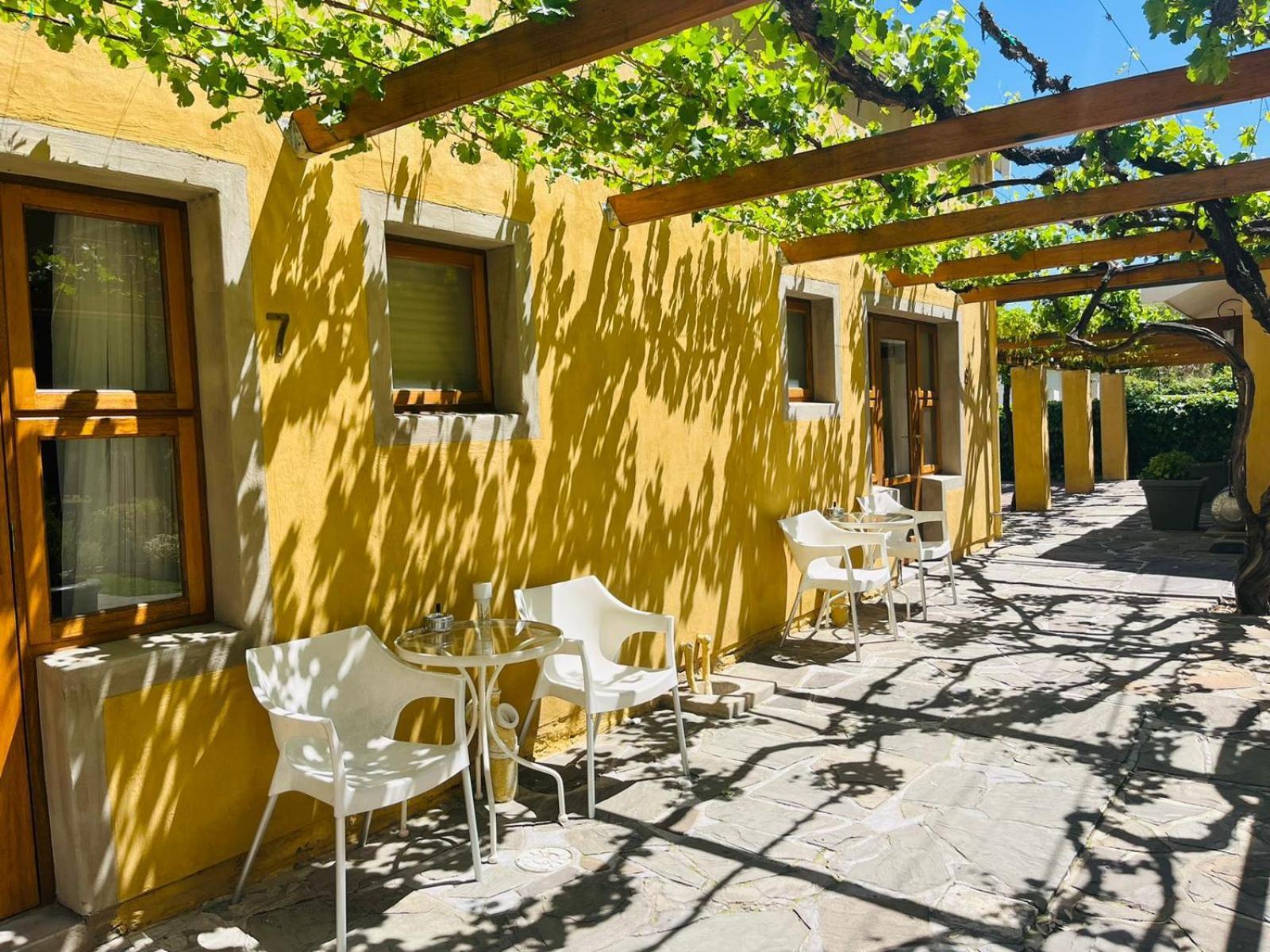 17 On Bird Guest House Beaufort West Exteriör bild