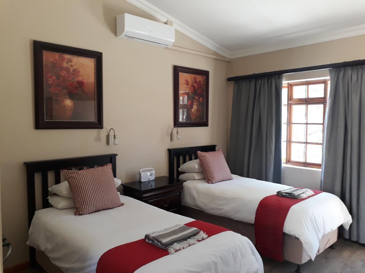17 On Bird Guest House Beaufort West Exteriör bild