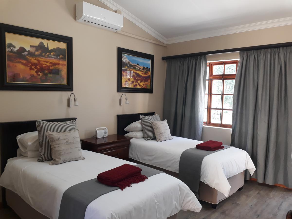 17 On Bird Guest House Beaufort West Exteriör bild