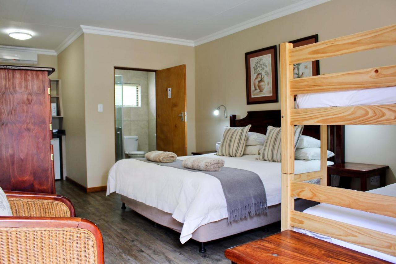 17 On Bird Guest House Beaufort West Exteriör bild