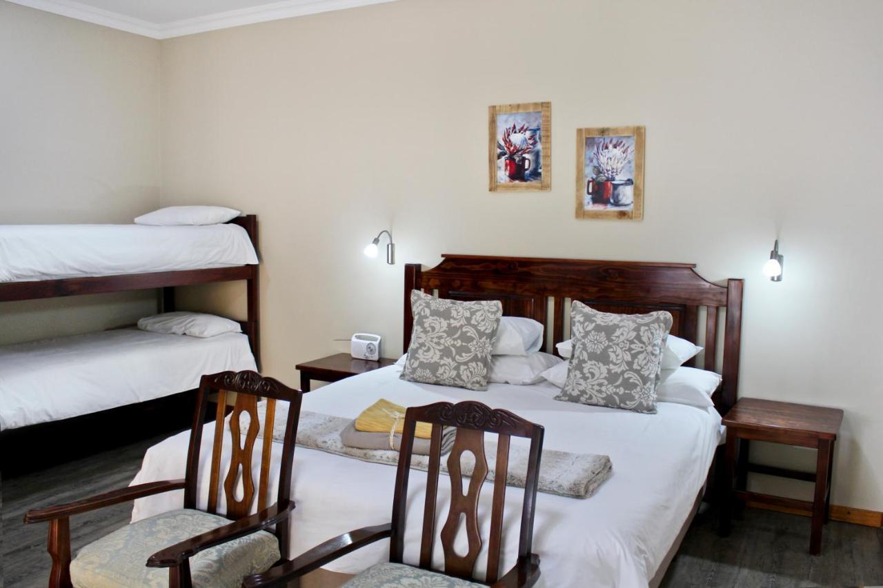 17 On Bird Guest House Beaufort West Exteriör bild